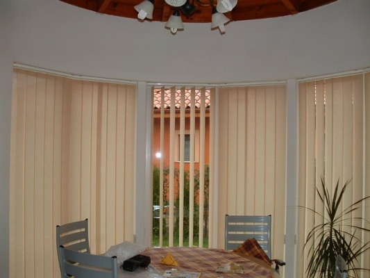 gondos-szalagfuggonyok-138