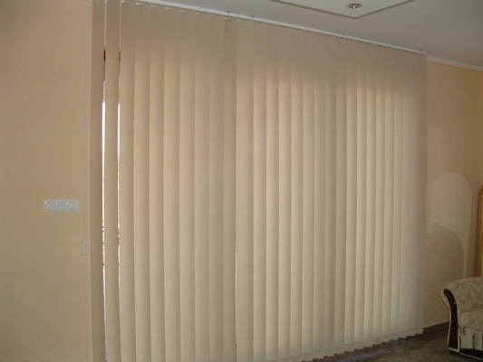 gondos-szalagfuggonyok-140